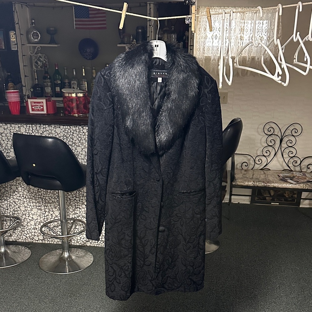 Giacca Black Textured Trench Coat with Faux Fur Collar